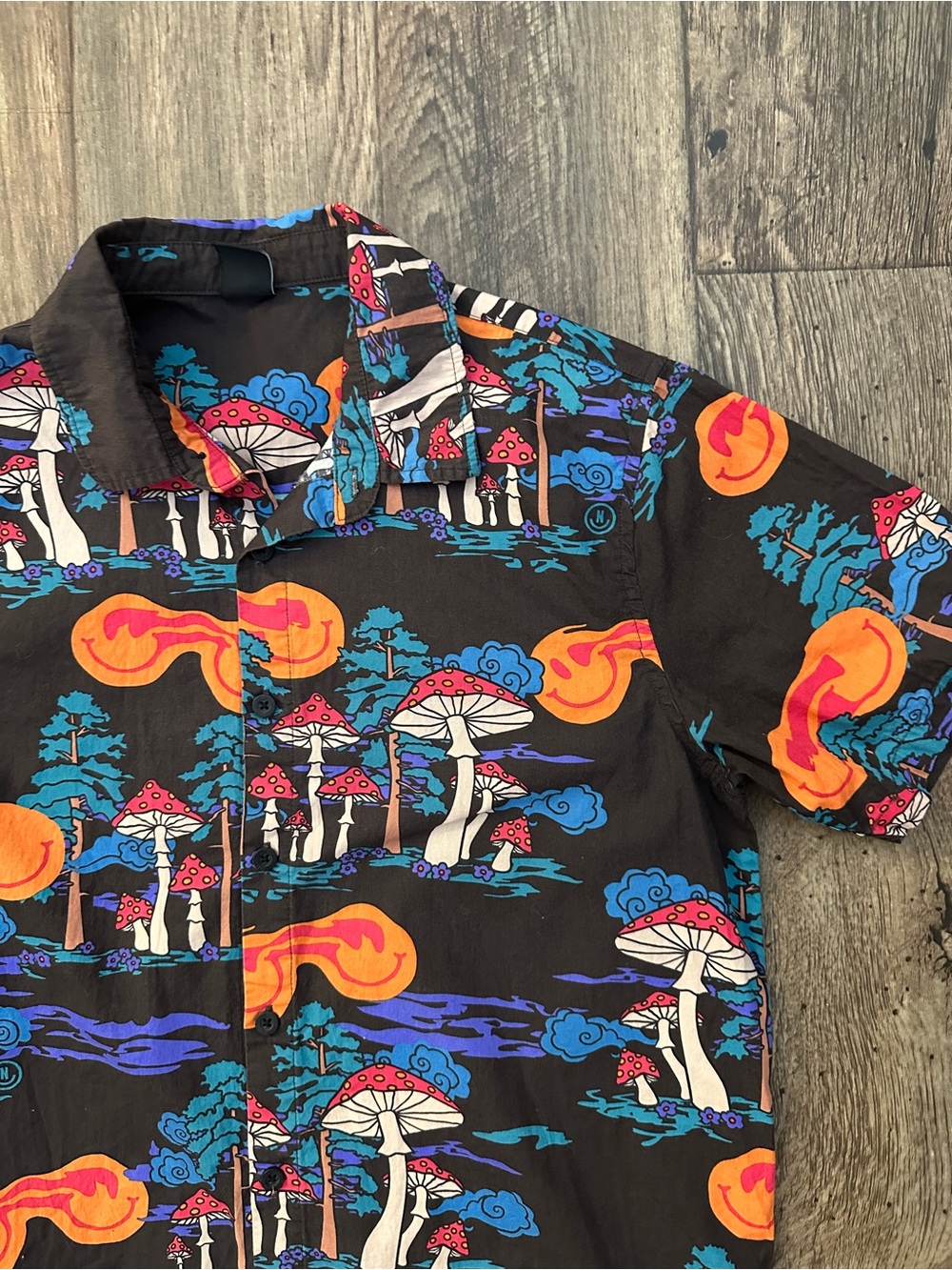 NEFF Psychedelic Mushroom Forest 100% Cotton Buttoned Down Hippi Shirt Men’s S